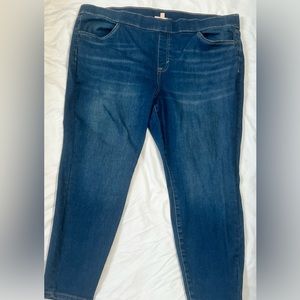 Medium wash denim jegging